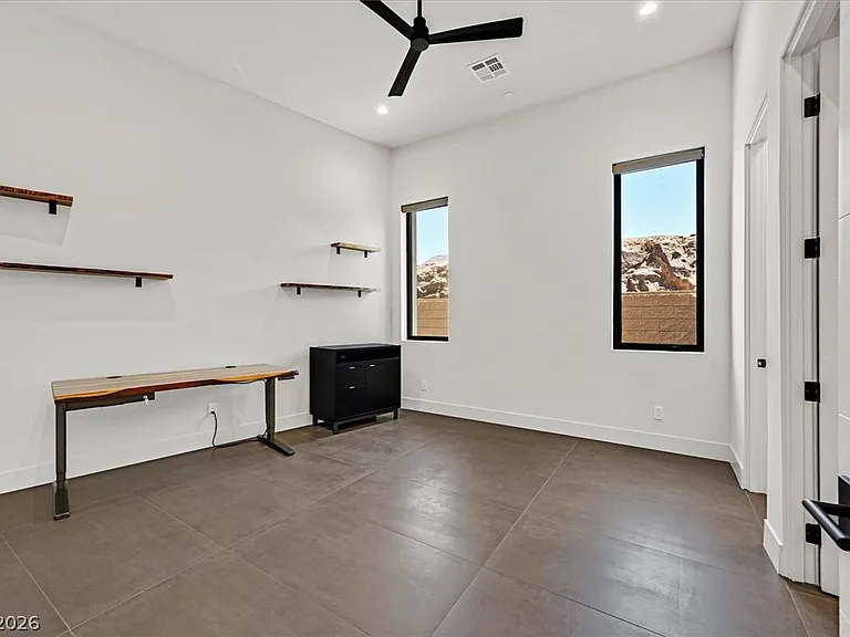 692 Scenic Cliff Dr — Photo 47