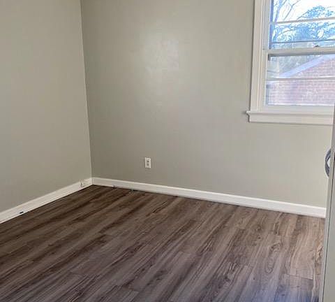 4th image of 7519 Mayland Dr