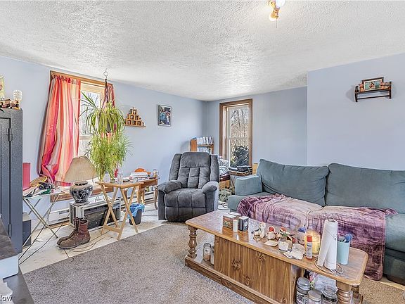 5th image of 8947 Warren Meadville