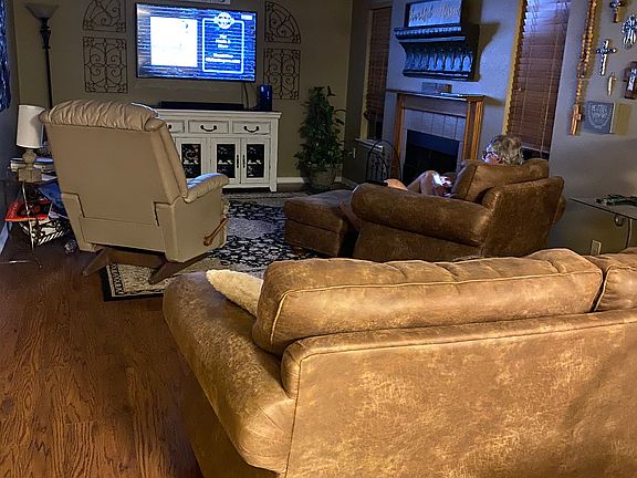 4th image of 614 Carriage Ln