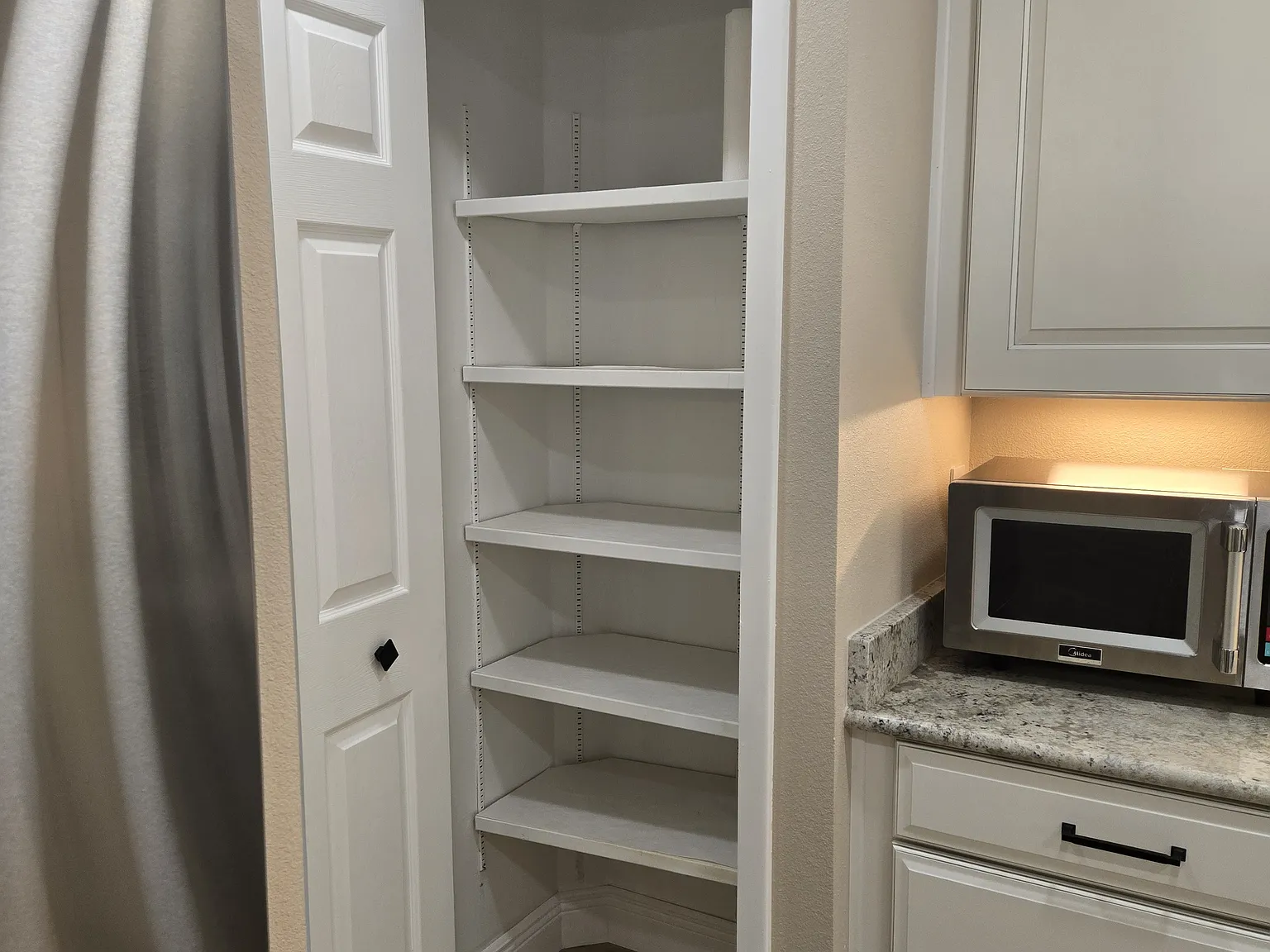 2 bed, 1266 sqft, $2,300 — Photo 3