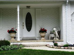 2058 Teaneck Cir, Wixom, MI 48393