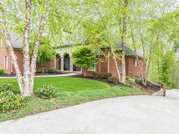 2nd image of 1829 Emerald Pointe Dr