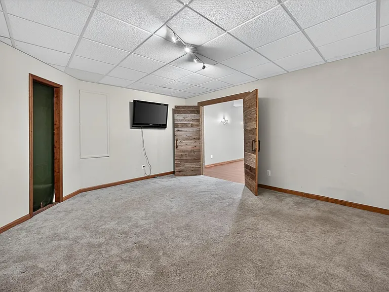 3187 Turnberry Dr — Photo 43