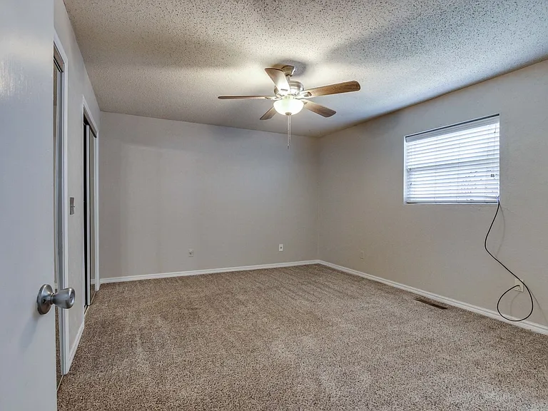 11007 Greystone Ave — Photo 31