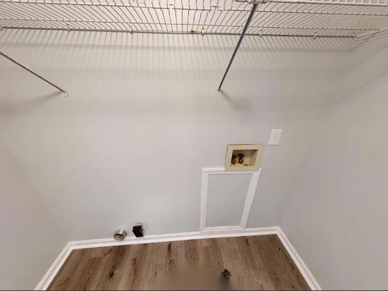 102 Montrose Dr — Photo 11