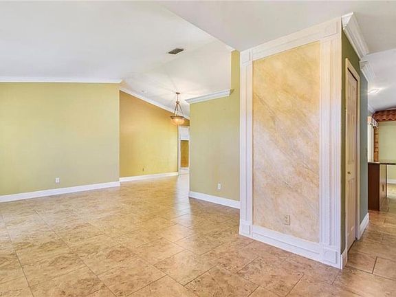 5th image of 3116 SW 19th Pl