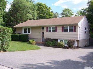 339 Wading River Rd, Manorville, NY 11949