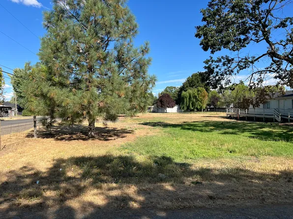 183 Orr Dr, Central Pt, OR 97502