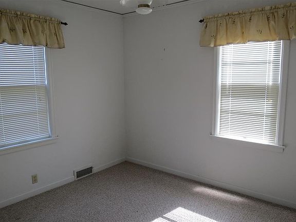 3rd image of 1426 Franklin St