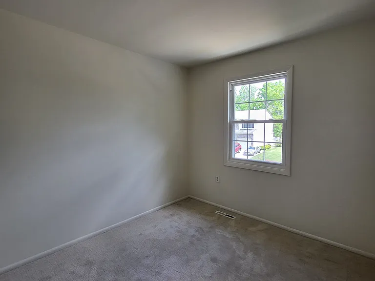408 Laburnum Rd — Photo 23