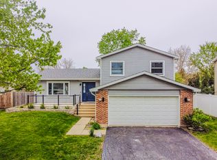 106 S Elroy Ave, Bartlett, IL 60103