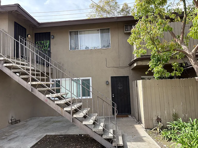 16002 Pasadena Ave — Photo 2
