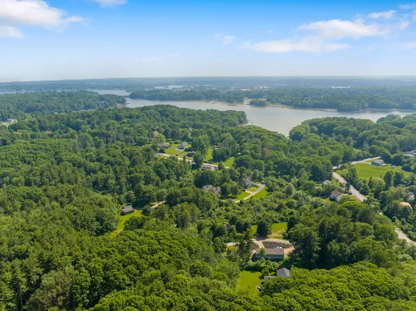 16 Francis Way #16, Kittery, ME 03904