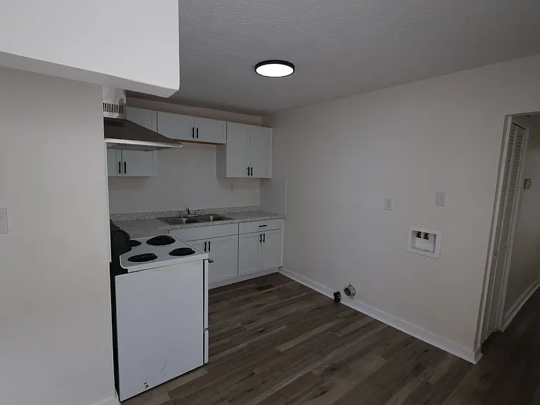 531 Smith St #Z4 — Photo 8