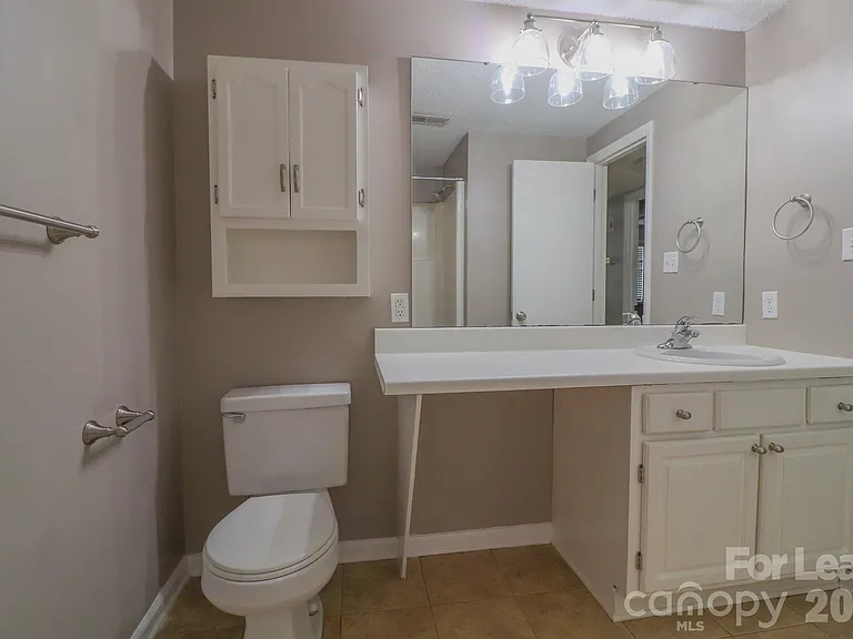 1645 Cedarview Ct — Photo 11
