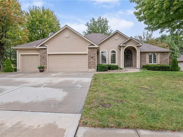 5704 NW 81st St, Kansas City, MO 64151