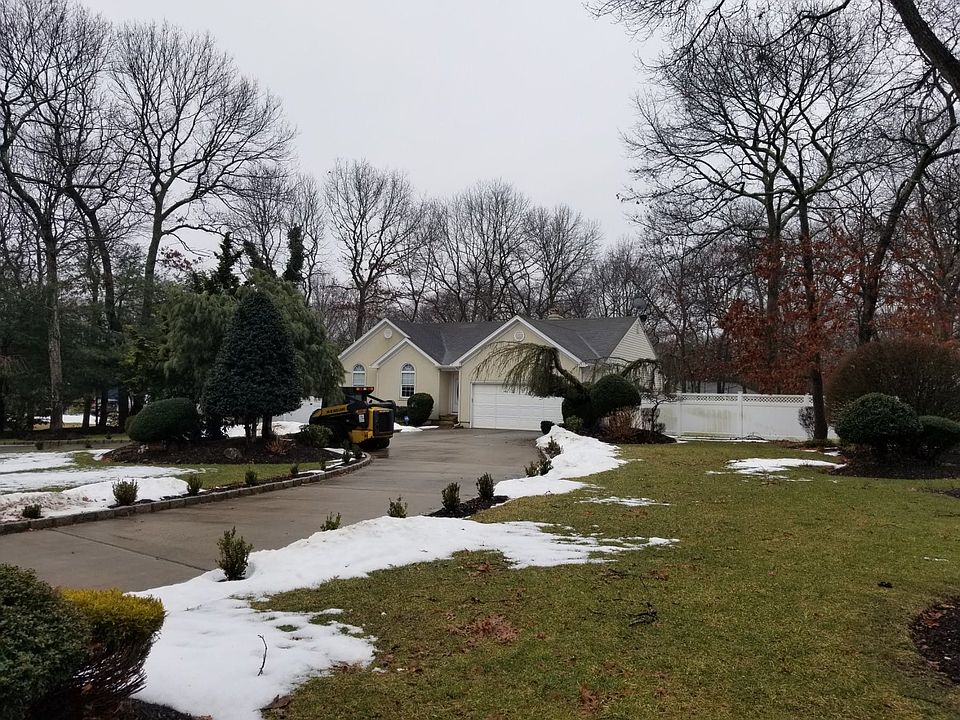 1036 Old Medford Ave, Farmingville, NY 11738 Zillow