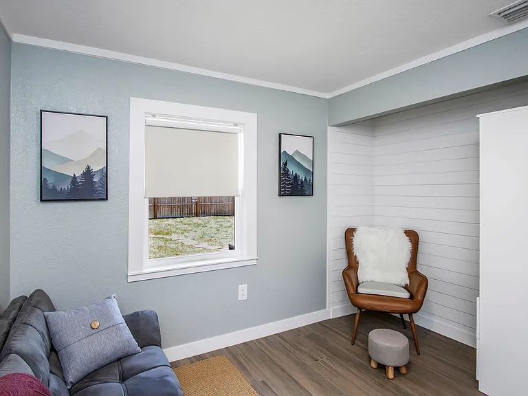 2081 N Betty Ln — Photo 16