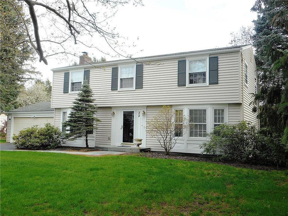 1st image of 32 Rosewood Dr