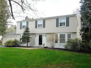 32 Rosewood Dr, Pittsford, NY