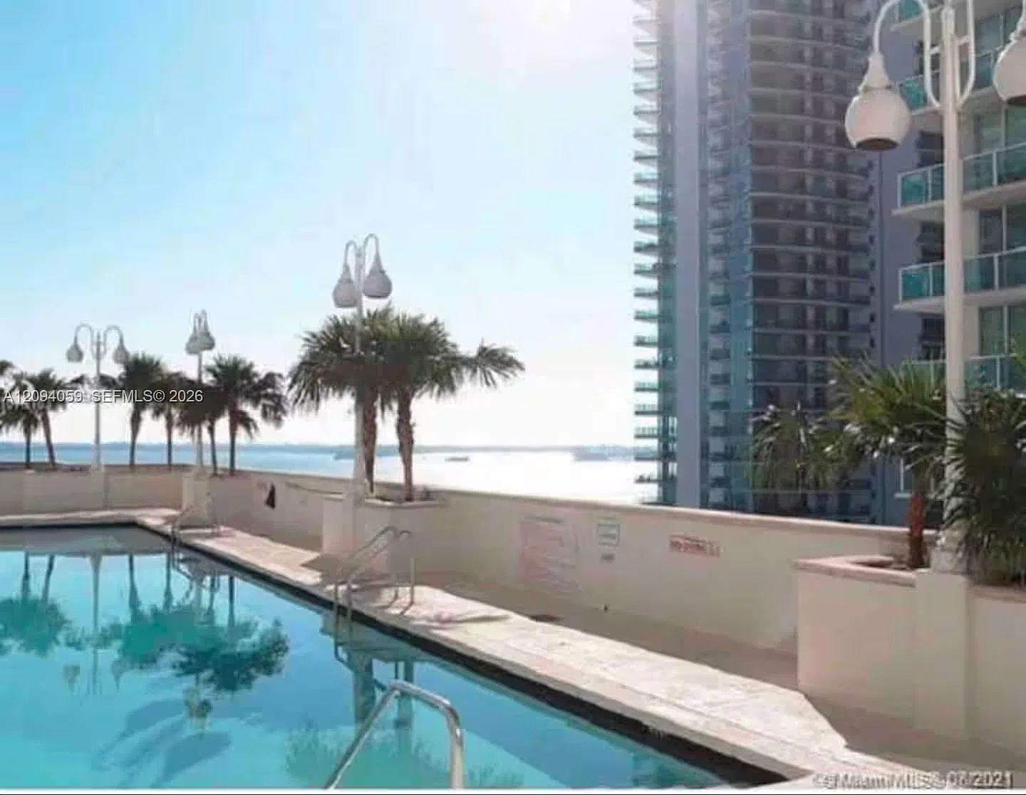 The Club At Brickell Bay — Photo 2