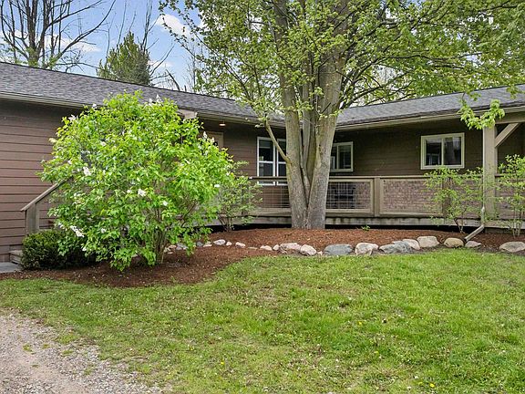 2nd image of 3365 Howland Rd