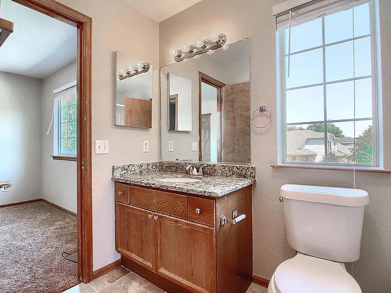 9425 Morning Glory Ln — Photo 15