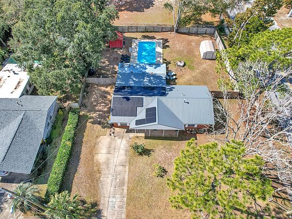 5th image of 376 Coral Dr SW