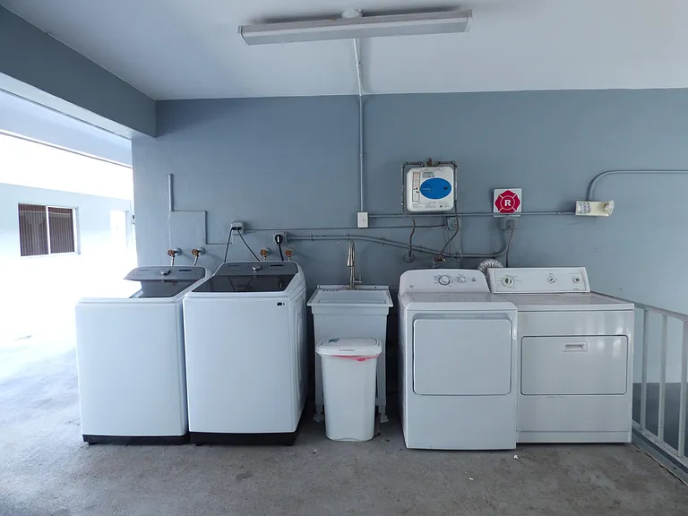 4220 N Federal Hwy #6 — Photo 5