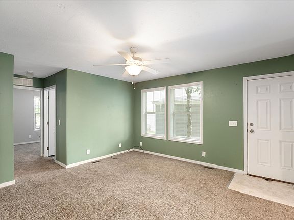 3rd image of 11 Bluebird Hill Dr