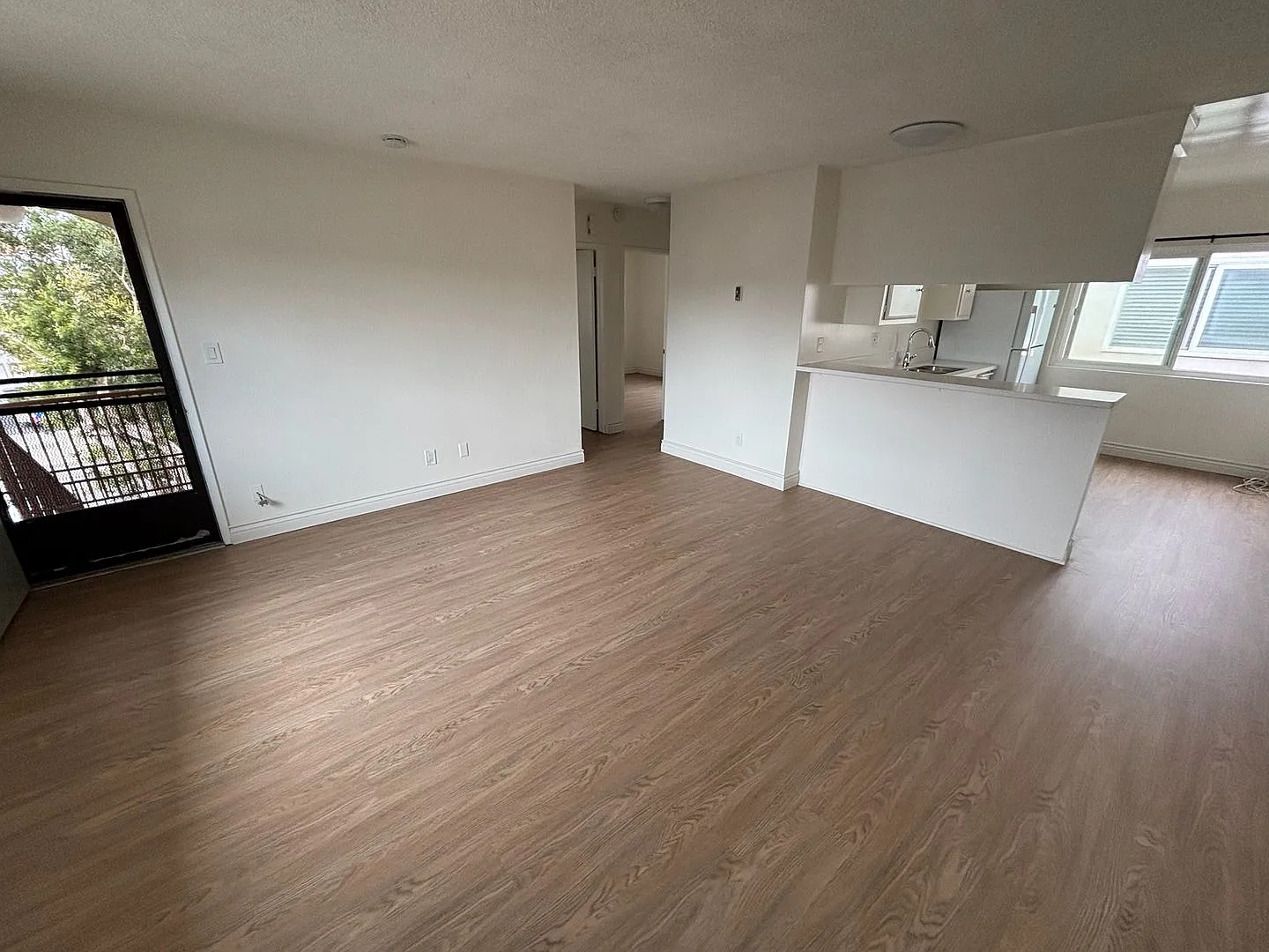 205 Avenue H — Photo 1