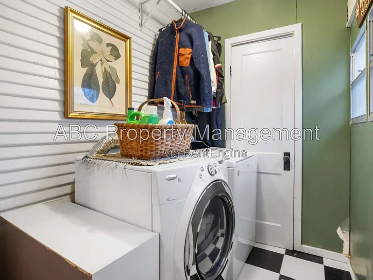 401 W Price Ave — Photo 15