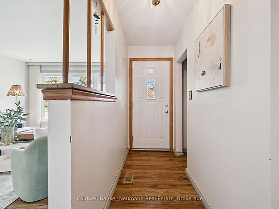 5th image of 92 Victoria Rd N