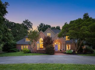 118 Holcombe Cove Rd, Candler, NC 28715