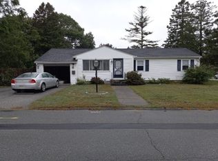 31 Archdale Dr, Warwick, RI 02889