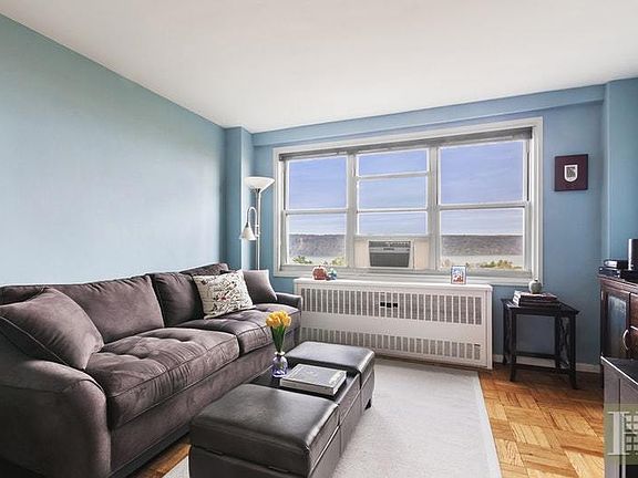 2nd image of 3935 Blackstone Ave APT 11K