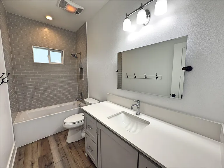 424 Stagecoach Trl — Photo 24