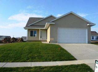 4727 Windy Meadow Cir NE, Cedar Rapids, IA 52411