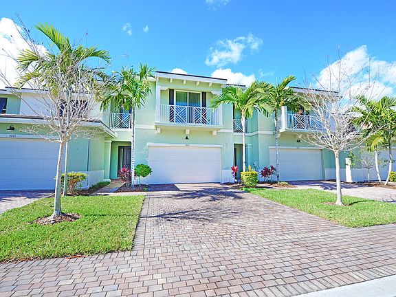 Home For Sale In Hampton Cay