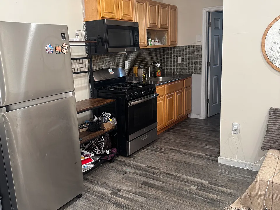 110 Lake St #4