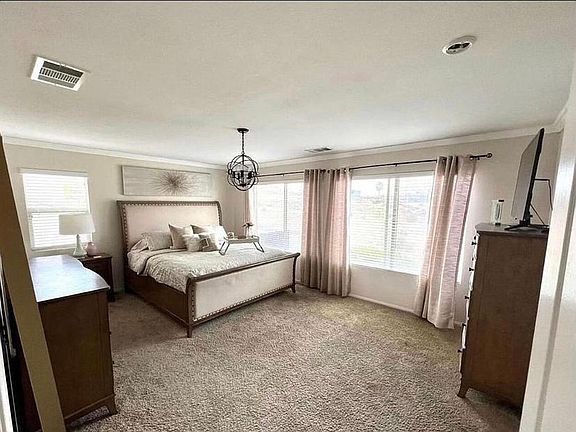4th image of 32923 Cloverdale Pl