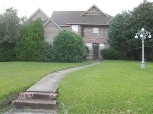 8018 Via Bella Dr, Houston, TX 77083