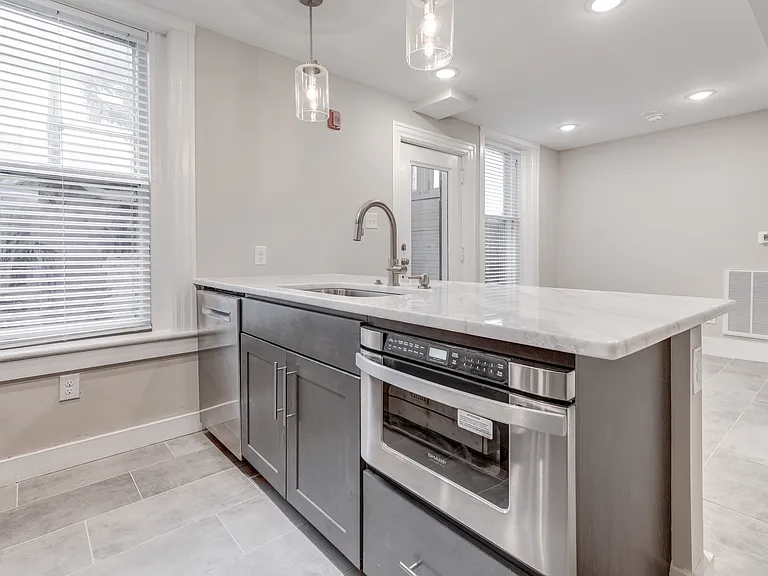 425 N Arthur Ashe Blvd #2B — Photo 9