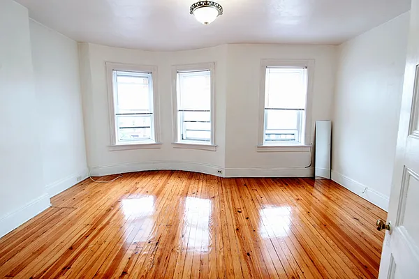 Rented by Compass | media 10