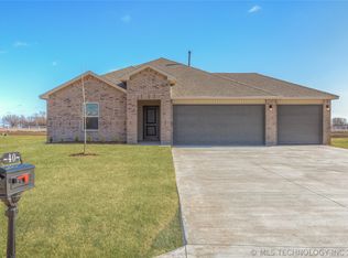 40 Stonegate Dr, Pryor, OK 74361