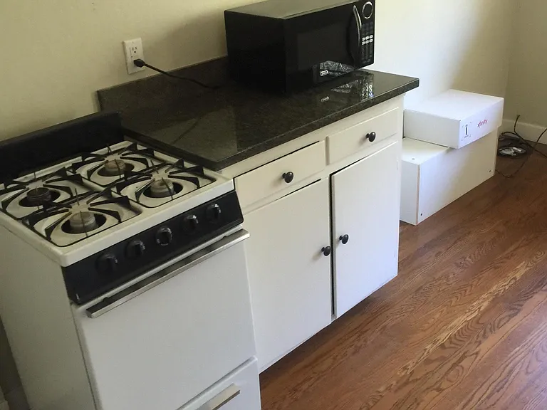 2465 Hilgard Ave #3 — Photo 3