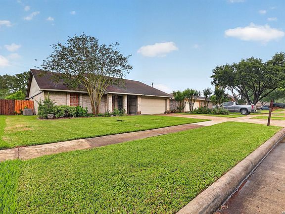 3rd image of 1139 PINECROFT DR