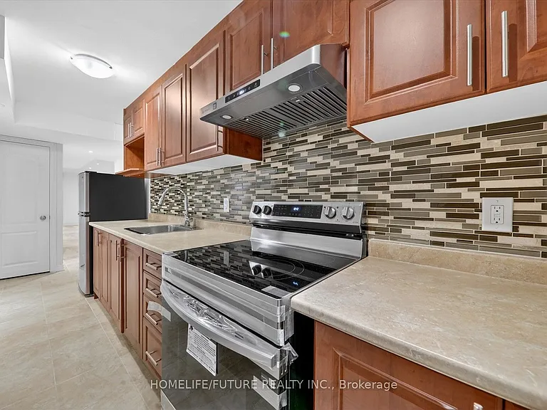 70 Tozer Cres #BASEMENT — Photo 11