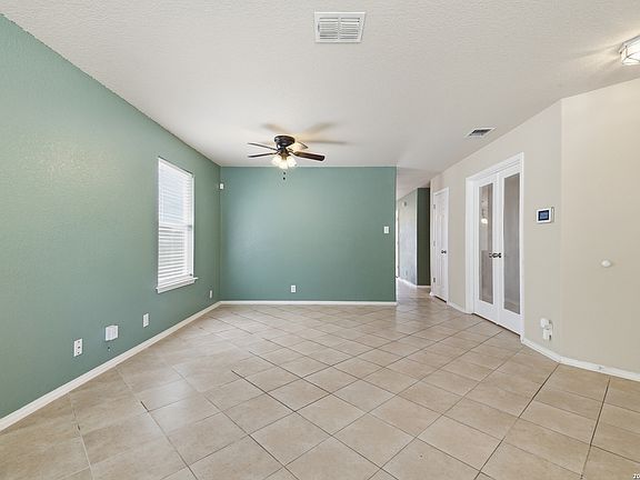 5th image of 419 Dolly Dr